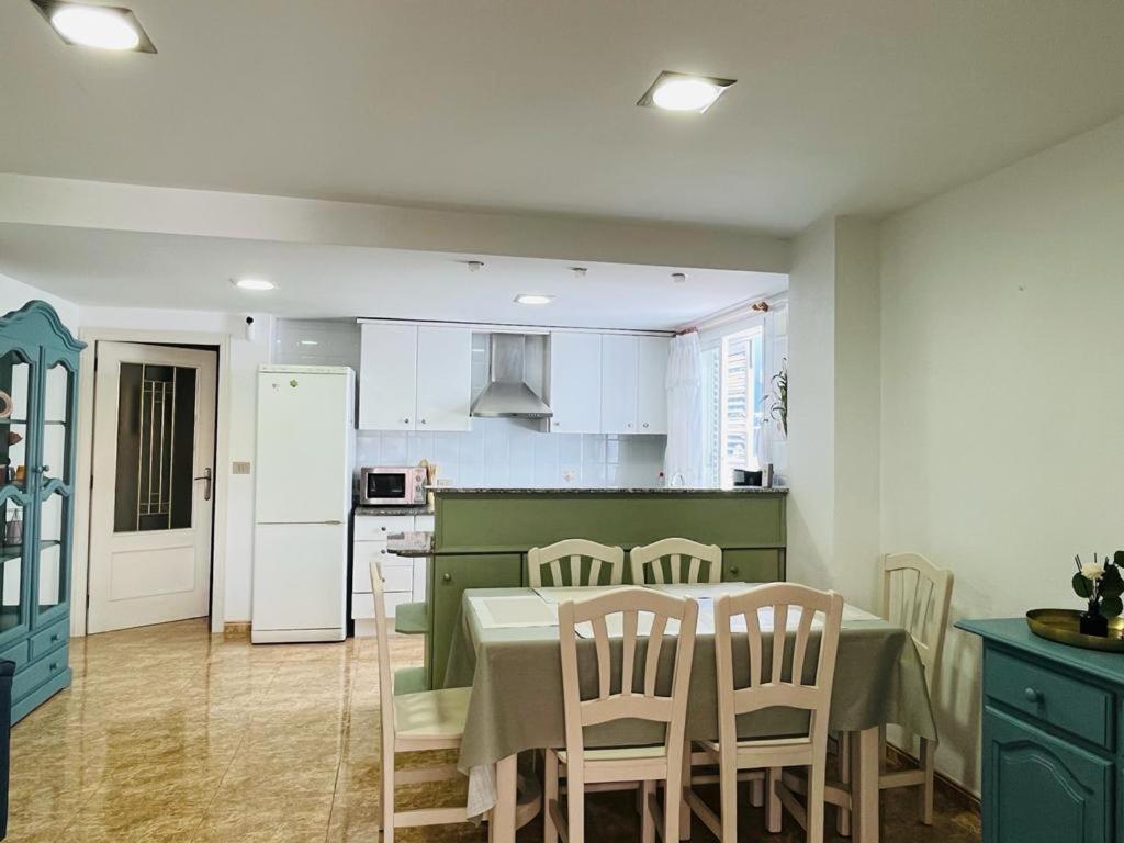 Beachfront Apartment With A Private Garden On The Ground Floor Moncofar Ngoại thất bức ảnh