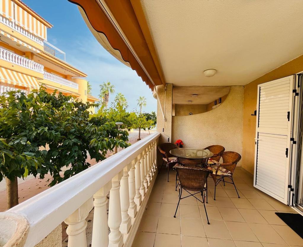 Beachfront Apartment With A Private Garden On The Ground Floor Moncofar Ngoại thất bức ảnh